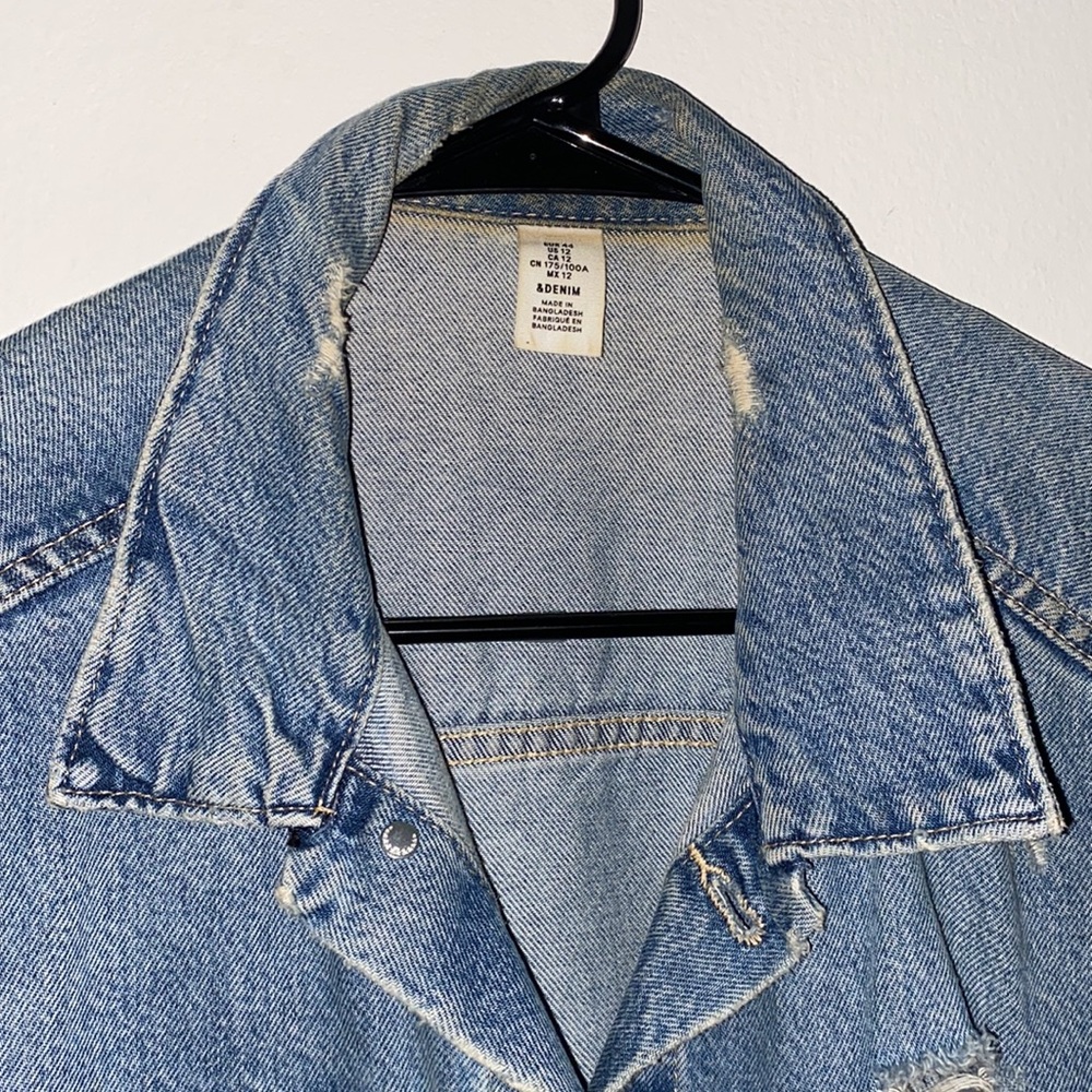 H&M Distressed Denim Jacket - Picture 3 of 6